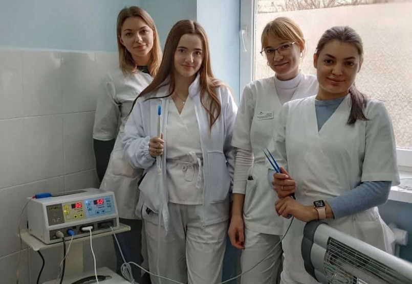 Вітаємо київську лікарню з придбанням радіохвильового апарату з евакуатором диму